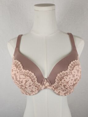 Victoria's Secret Body by Victoria Padded Lace T-Shirt Bra Size 36DD / 36E